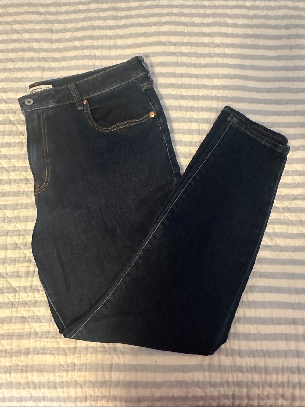 Abercrombie & Fitch Women’s Skinny Jeans in Dark Blue Wash